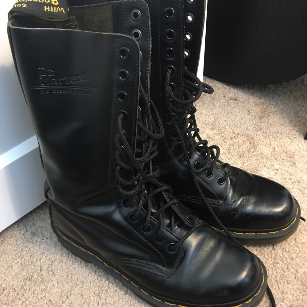 Doc Martens (Mid Calf, 14 eye)